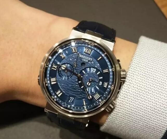 The brilliant Breguet is useful for global travelers and businessmen who usually need to travel abroad.