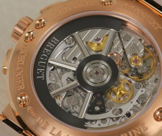 From the transparent caseback, we will appreciate the exquisiteness of the movement with polished finish.