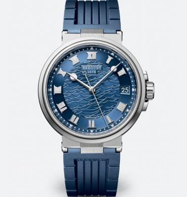 The blue tone makes the timepiece a good choice for diving.