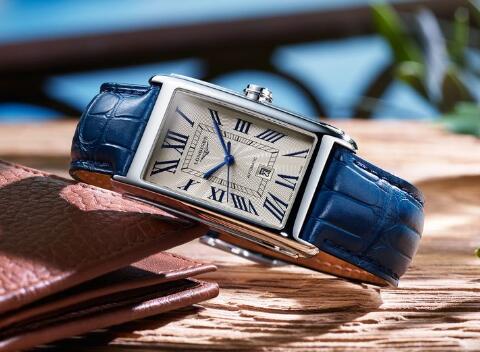 Longines provides many different straps for the wearers.